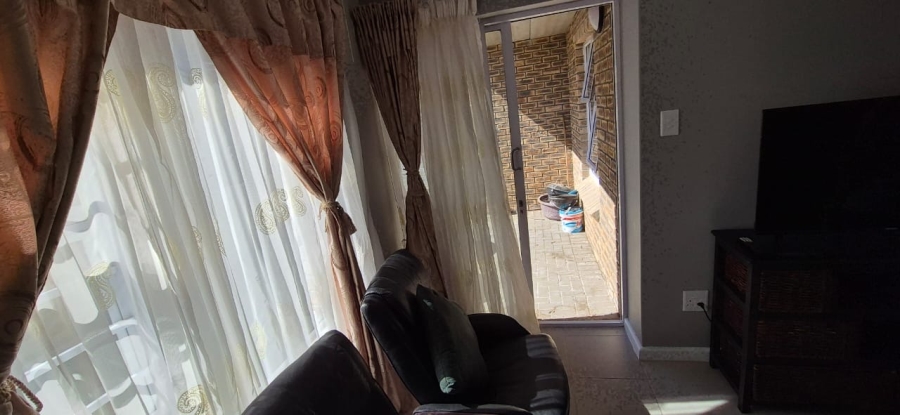 2 Bedroom Property for Sale in Fairview Industrial Eastern Cape